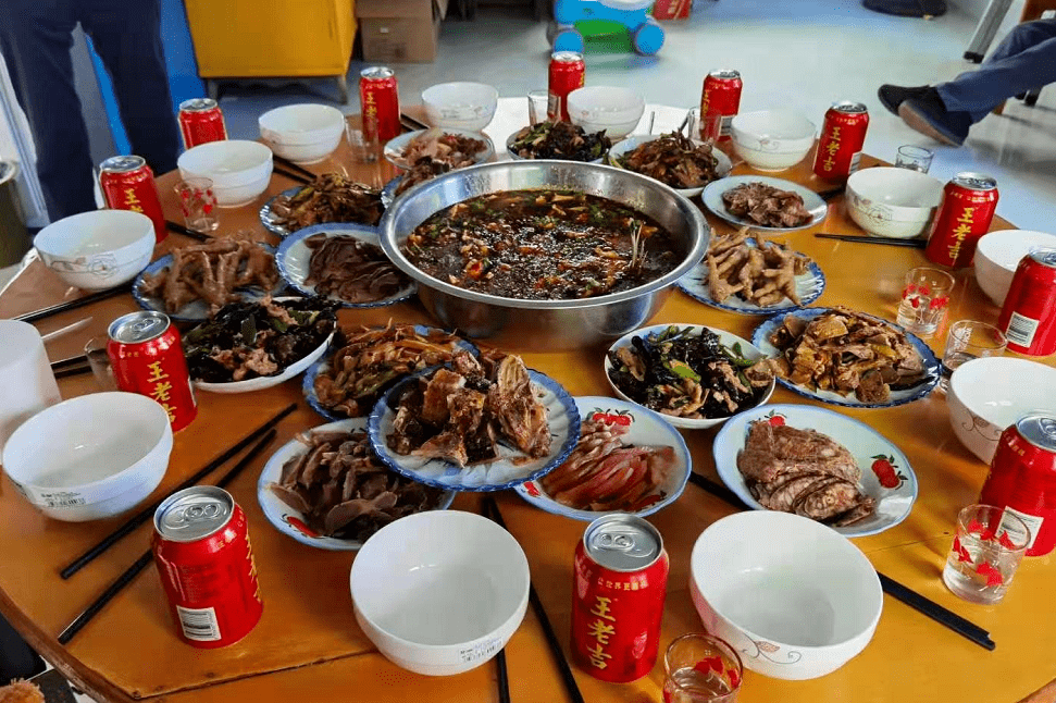 「股票配资开户」年夜饭,你的朋友圈有几瓶茅台?