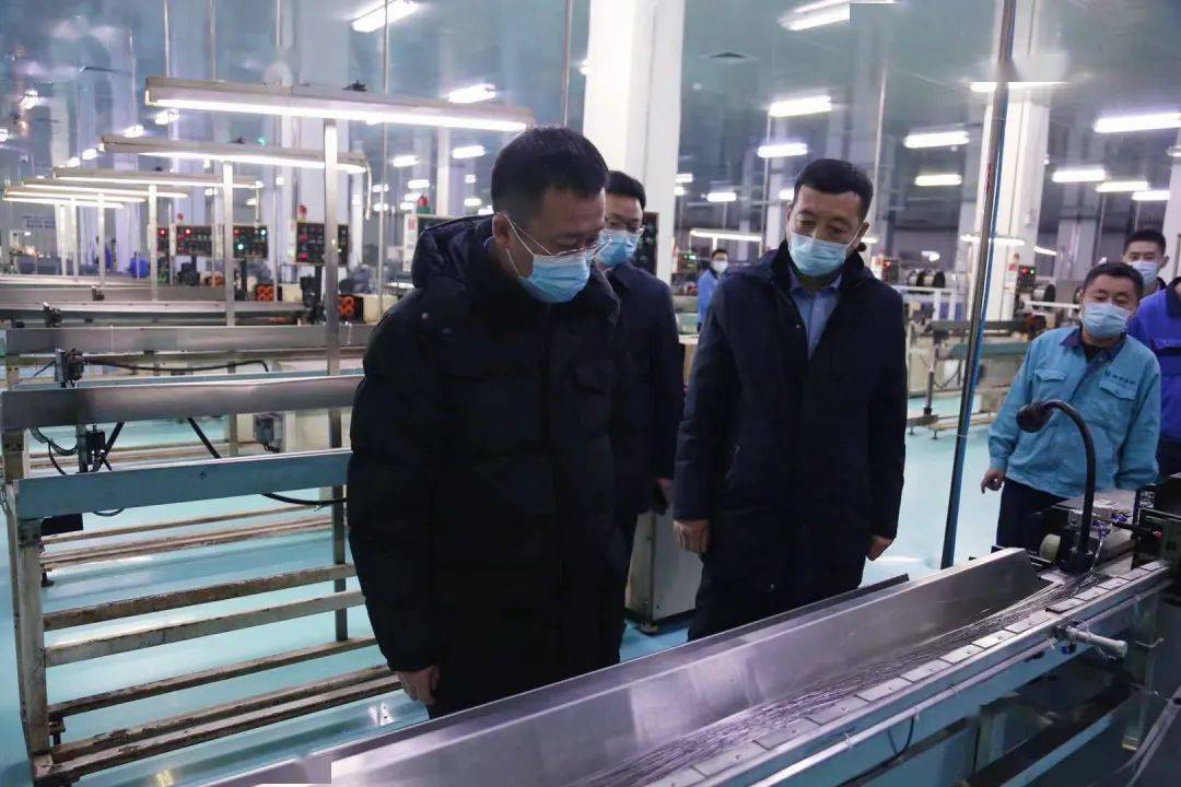 龙经总裁年三十慰问节日坚持生产与留公司过节职工_威高