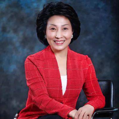 从"特异功能"女孩到 440 亿富豪,一个陕西女人的逆袭