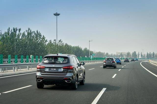 赛道模式的suv 119c1699eac24560911cd3694d60c88b.jpeg