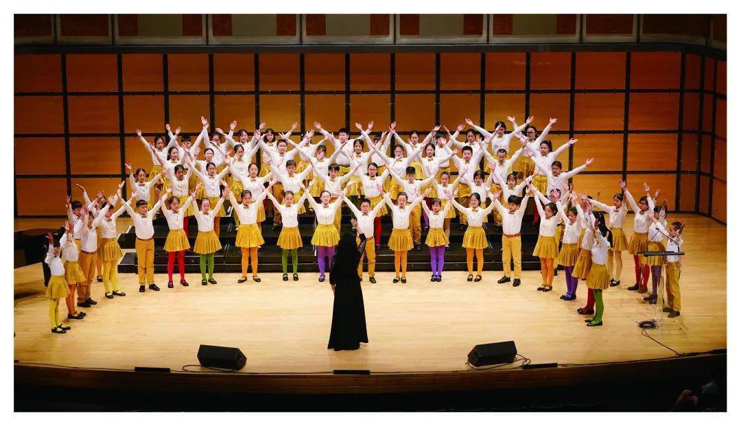 喜迎金牛春意浓广州大剧院童声合唱团给您拜年啦