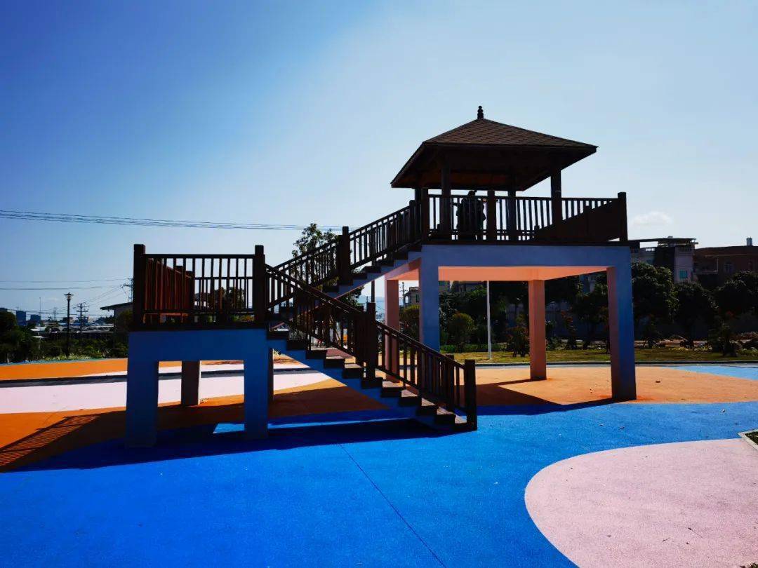 百花村公园位于漳州高新区九湖镇东北部的长福村,占地50亩,建设有篮球