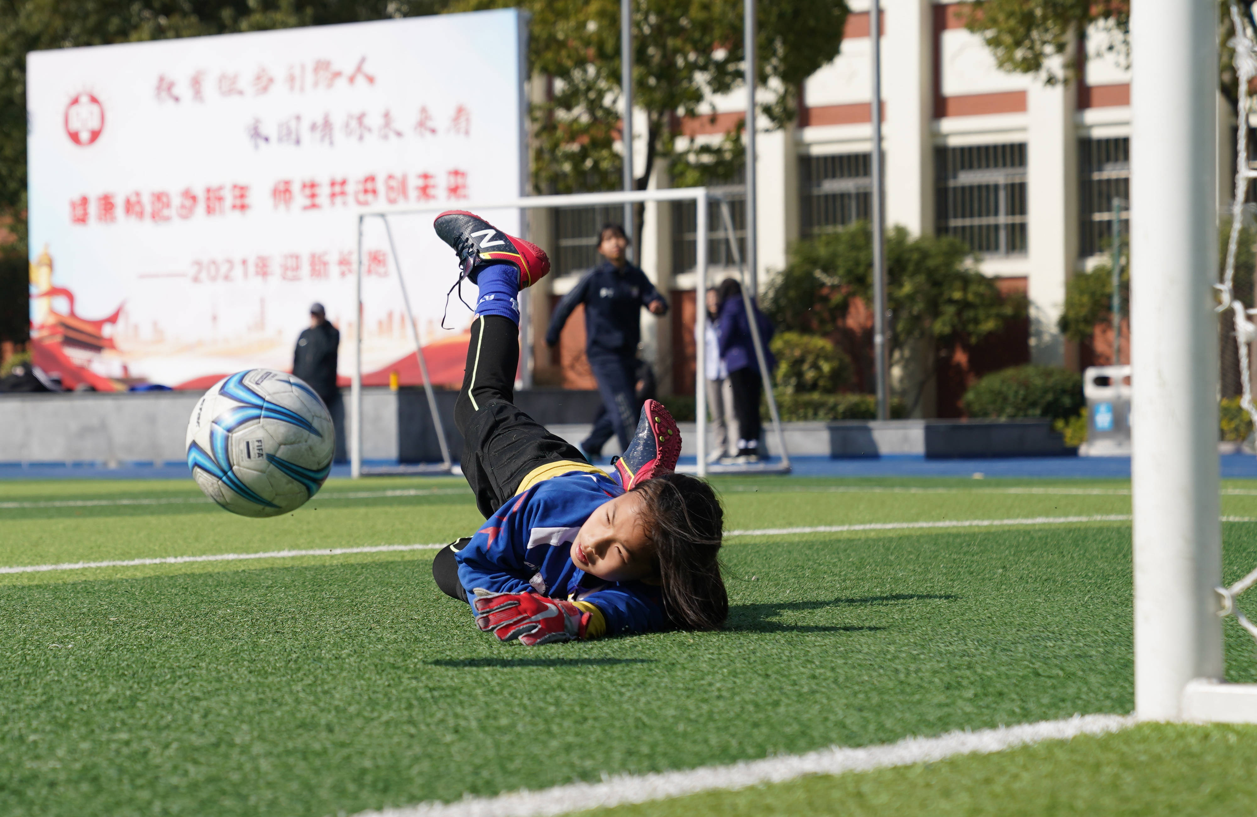 上海梅陇中学图片