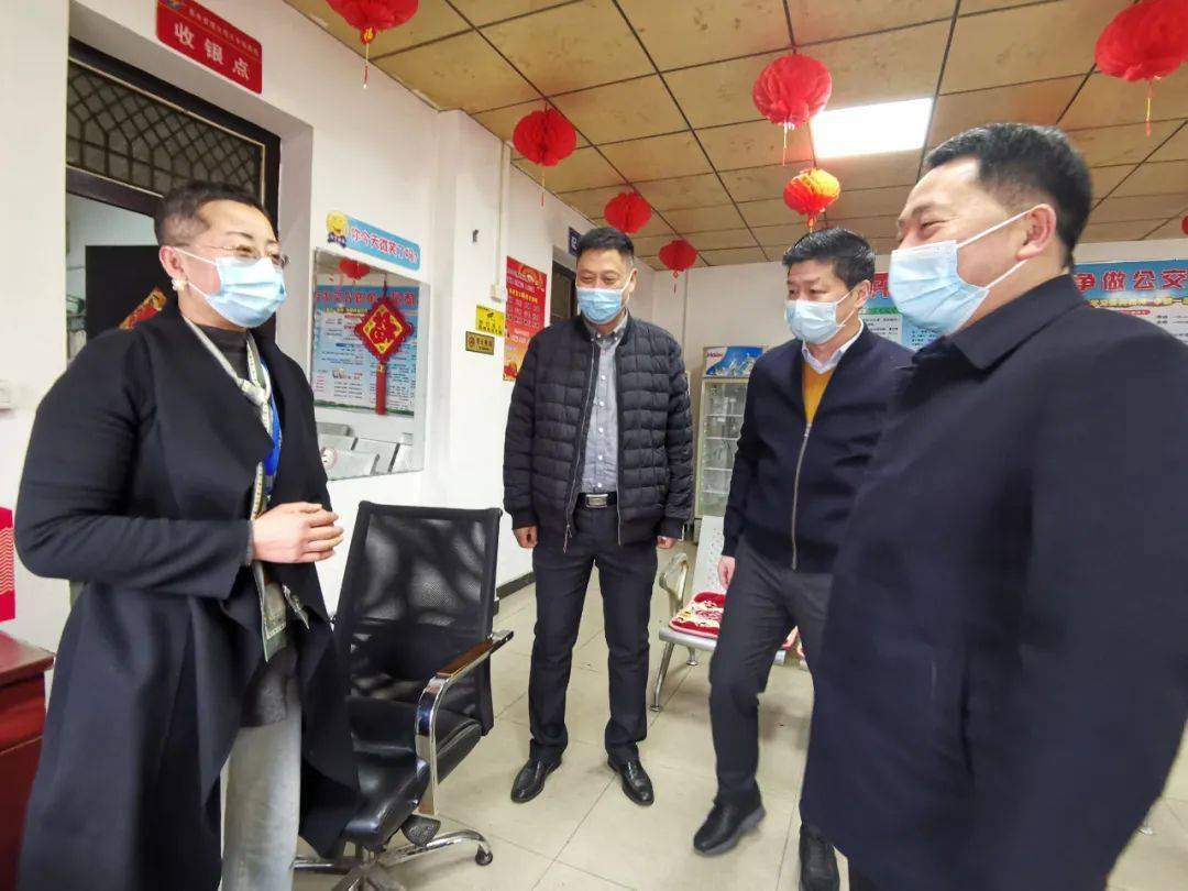 大年初一,集团公司董事长看望慰问一线员工