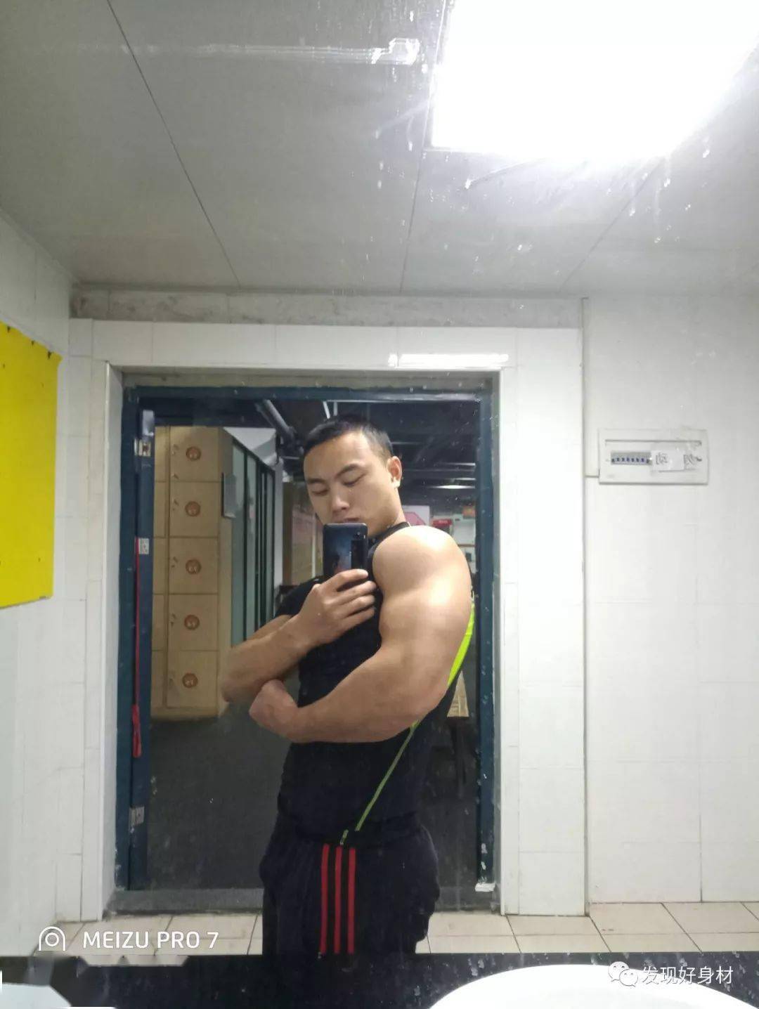 週歲,74kg , 雲南人,武漢體育學院在校學生,日程做組(非極限)的三大項