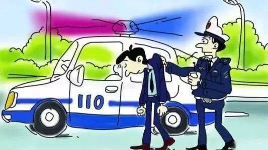 停在钦州市区路边的22辆小轿车被人砸窗盗窃。当地警方经过40小时破案
