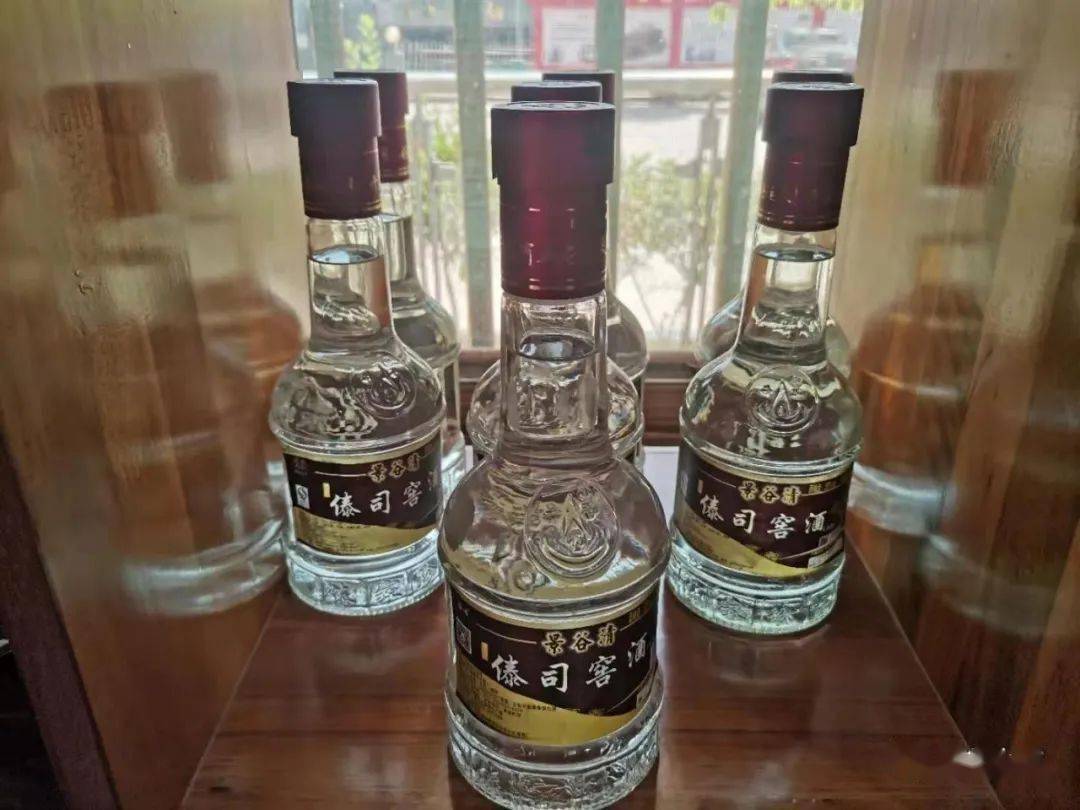 橄榄有情"淡定哥",茶花妩媚"采茶妹",山清水秀"景谷清",一缕情怀"傣司
