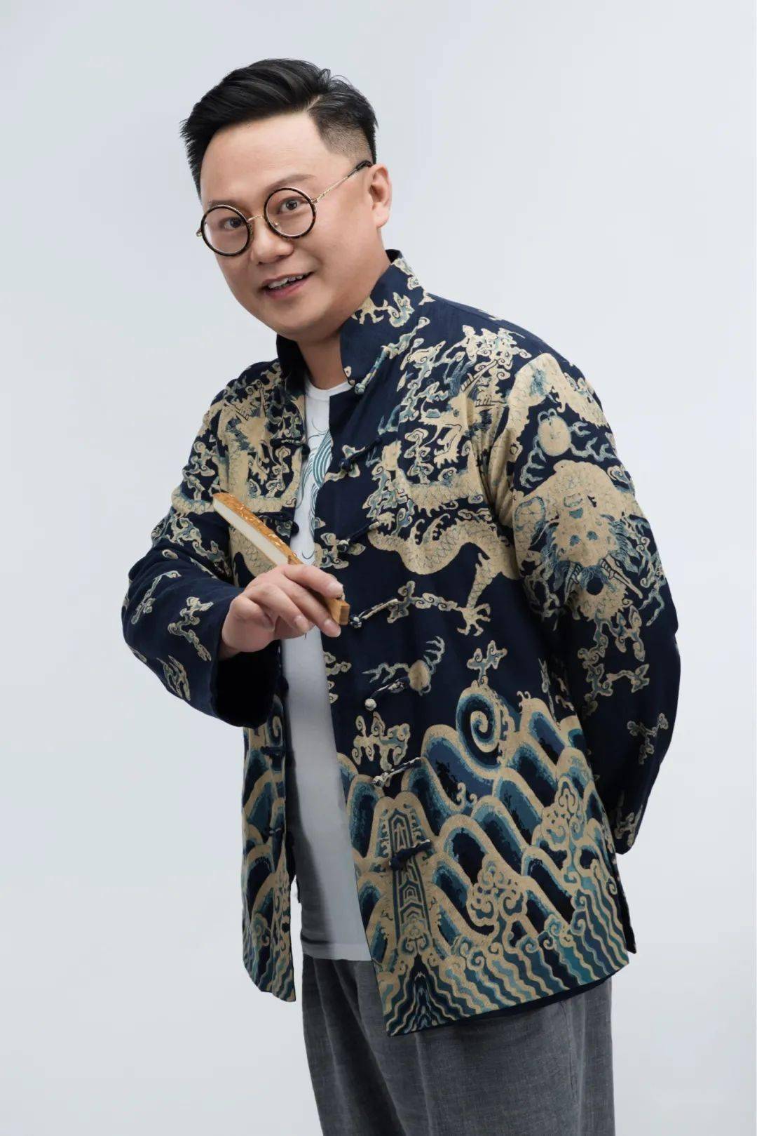 中国曲艺贺岁快板书东方旭打擂张楠表演