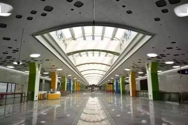 被称为上海最美地铁站,这设计满满的科幻感!