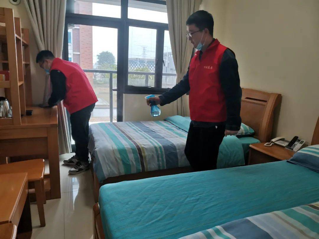 为了给留防城港核电基地过年的员工及其家属提供干净,整洁,安全的生活