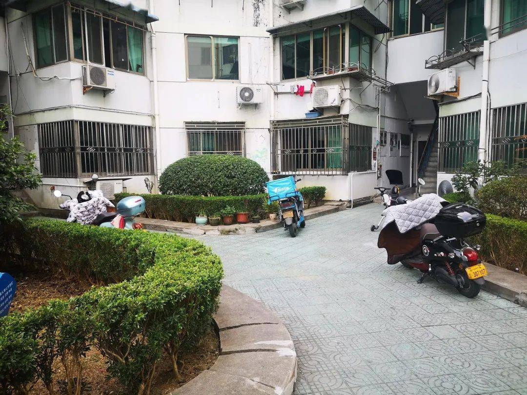 怎么快速找到小区物业 01a1a41e5a2040c7904d39ed9de43114.jpeg