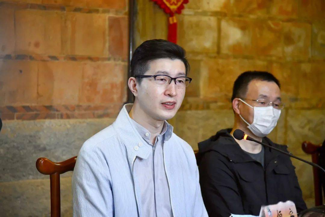 许清水安腾集团董事长传承晋江"厝"文化泉州晋江有深厚的文化底蕴,对"