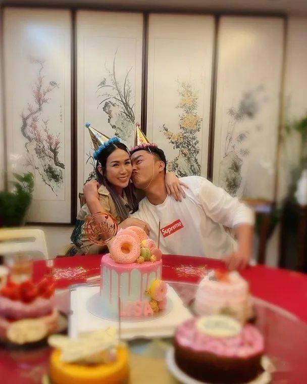 庄思明34岁生日杨明冧爆送肉嘴