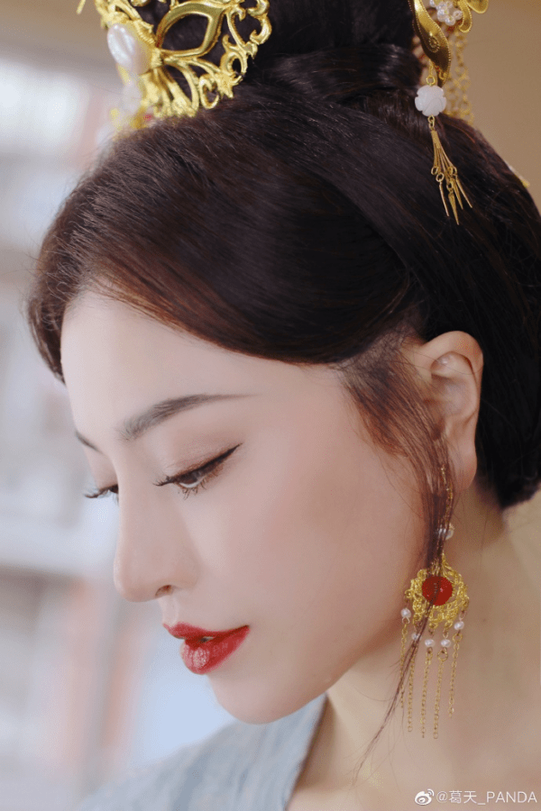 葛天新剧照曝光,古装扮相惊为天人