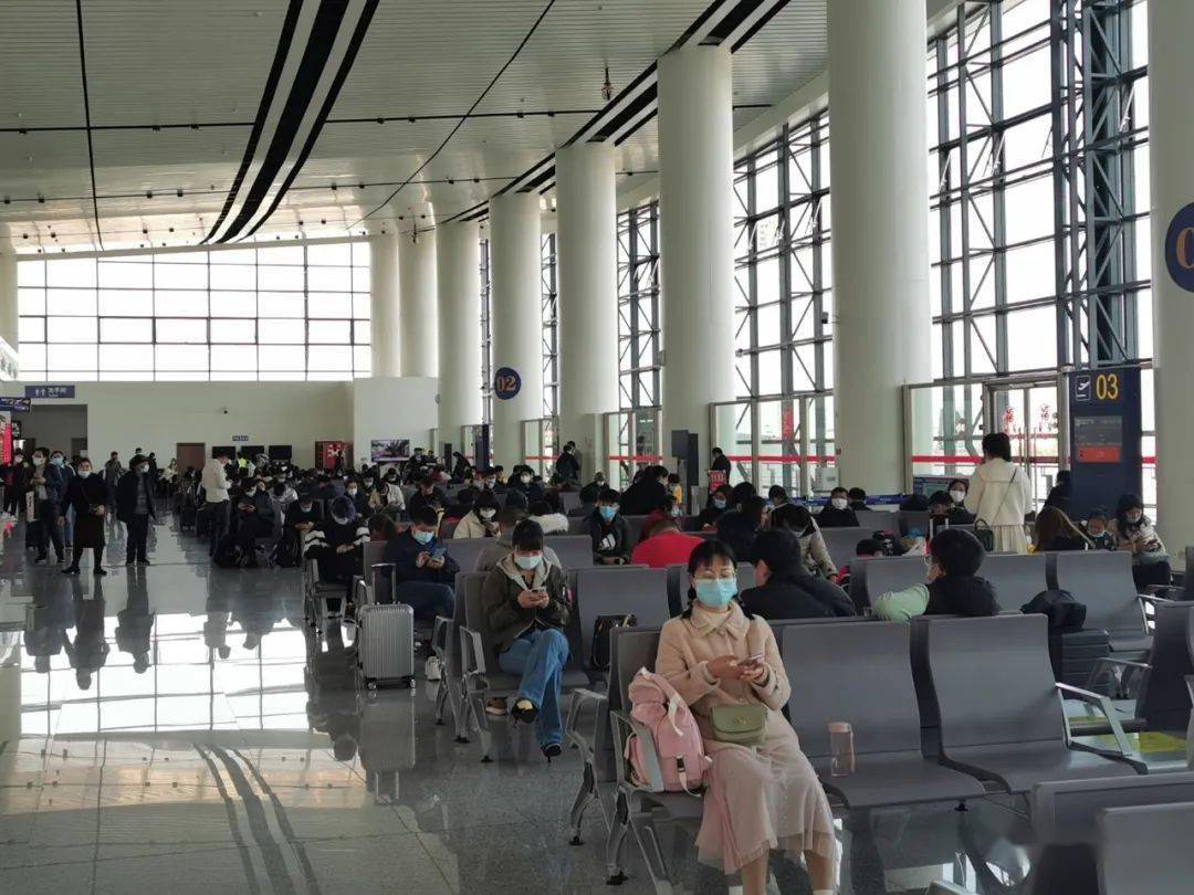 井冈山机场,2月17日至19日,记者在井冈山机场,吉安火车站,吉安西站