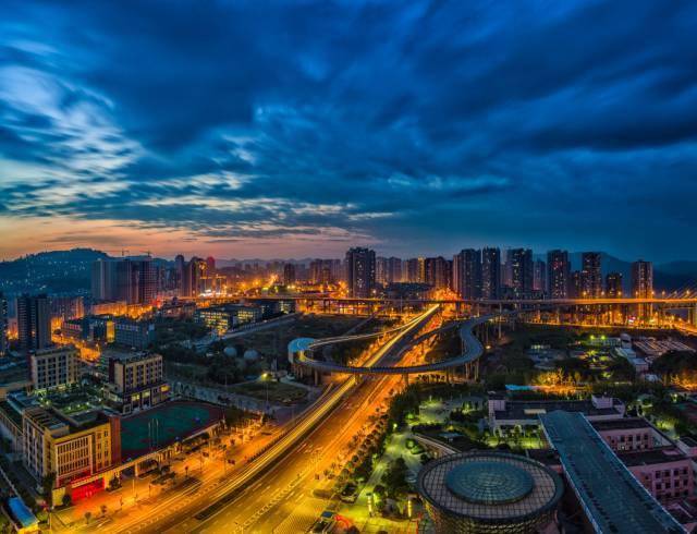 重庆gdp全国排名包括区县吗_gdp全国排名(2)