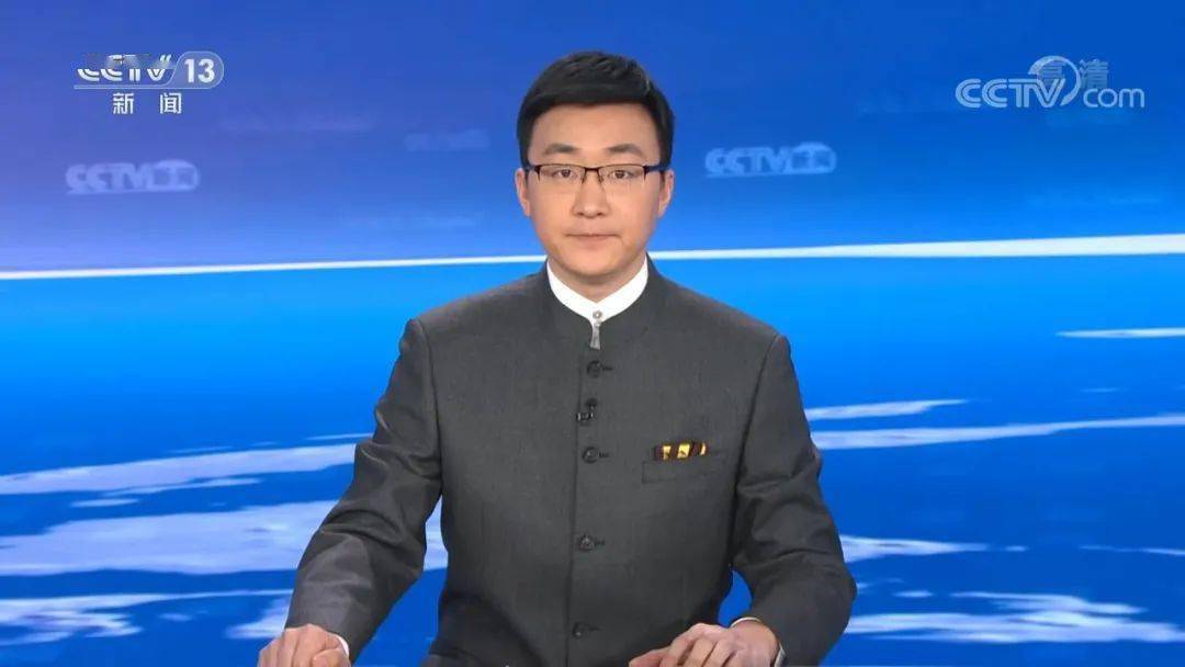 央视20位男主播春节出镜服装合集39套