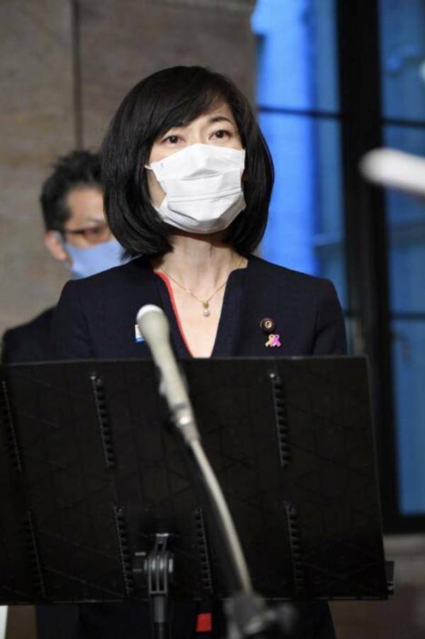 日本新任奥运大臣丸川珠代与东京都知事小池百合子会谈 巴赫