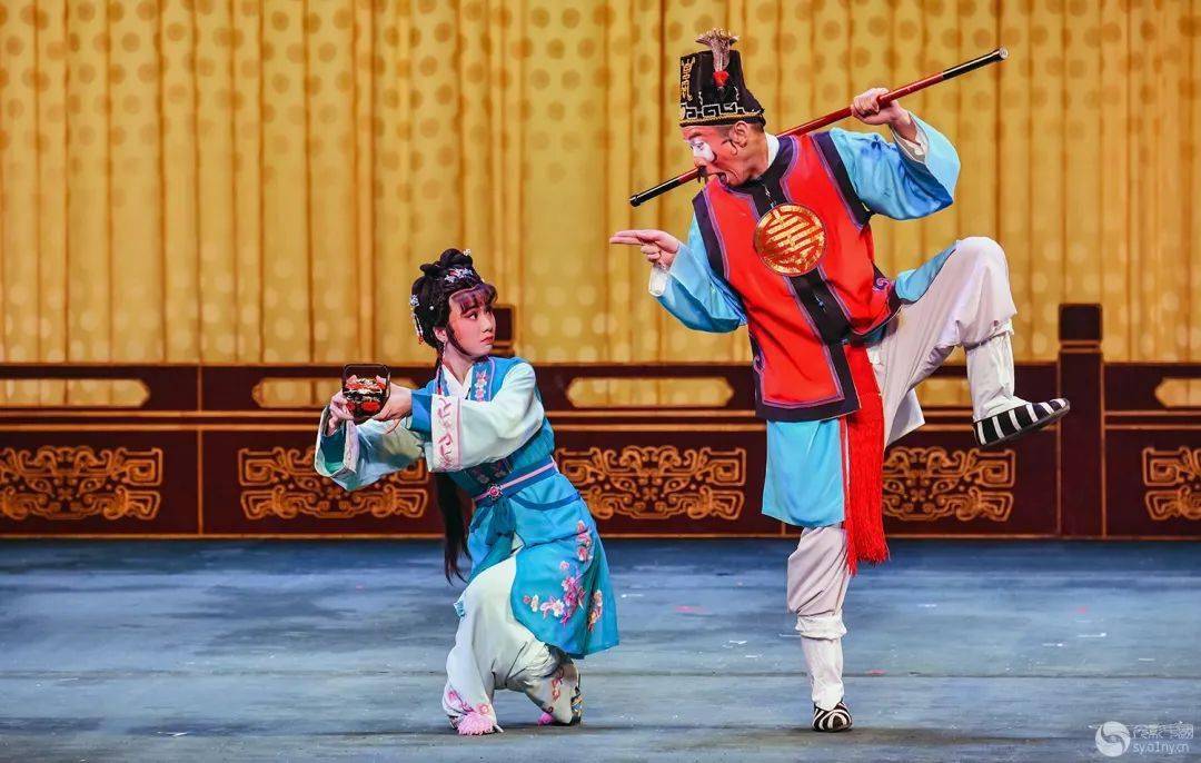 作者:大连金重《北红尾赏花》作者:福哥好《祝各位老师,影友新春快乐!