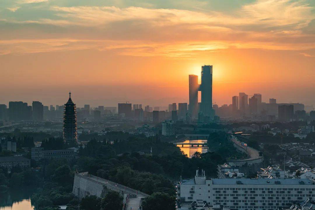 全国人均gdp十强城市_夜晚城市图片(2)