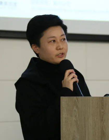 "各位老师大家好,我是上海市民办万源城协和双语学校初中部美术老师王