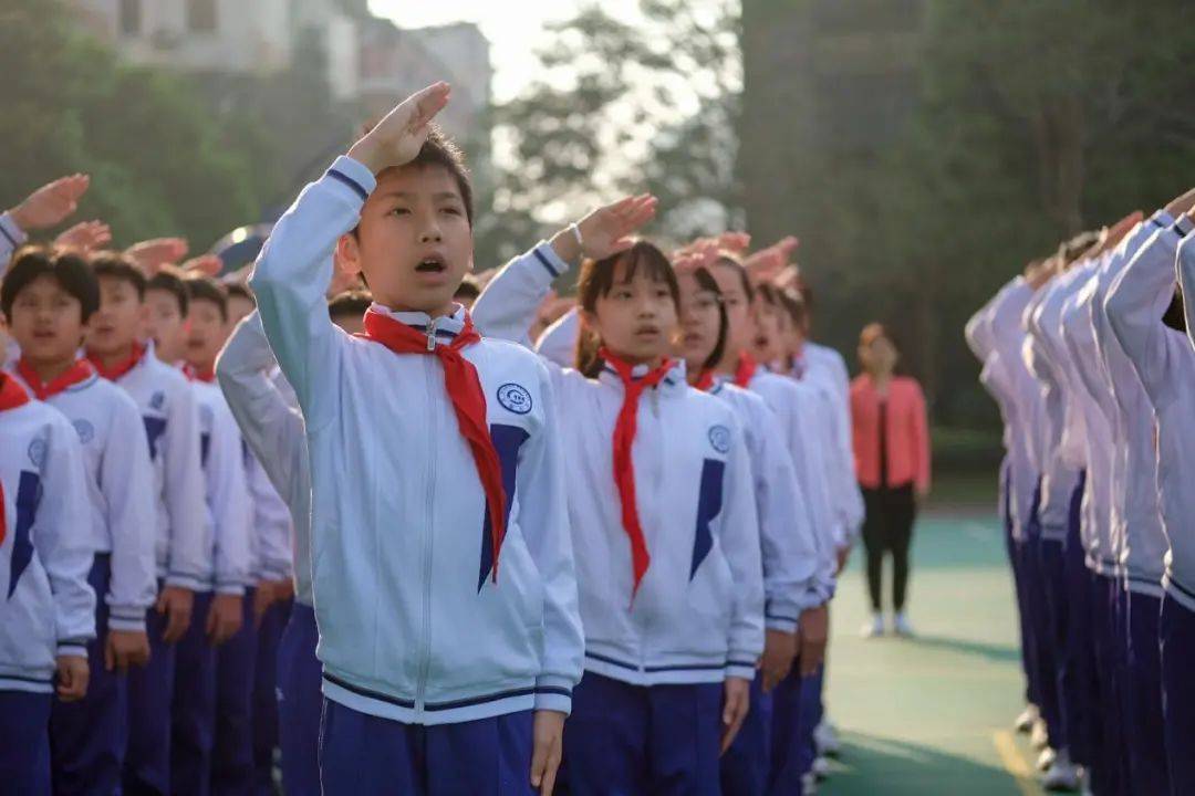 沙面小学开学礼舞狮进校园秀出年味别样精彩