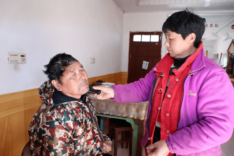 高邮这位"好妻子"照料重病丈夫创奇迹._王友琴