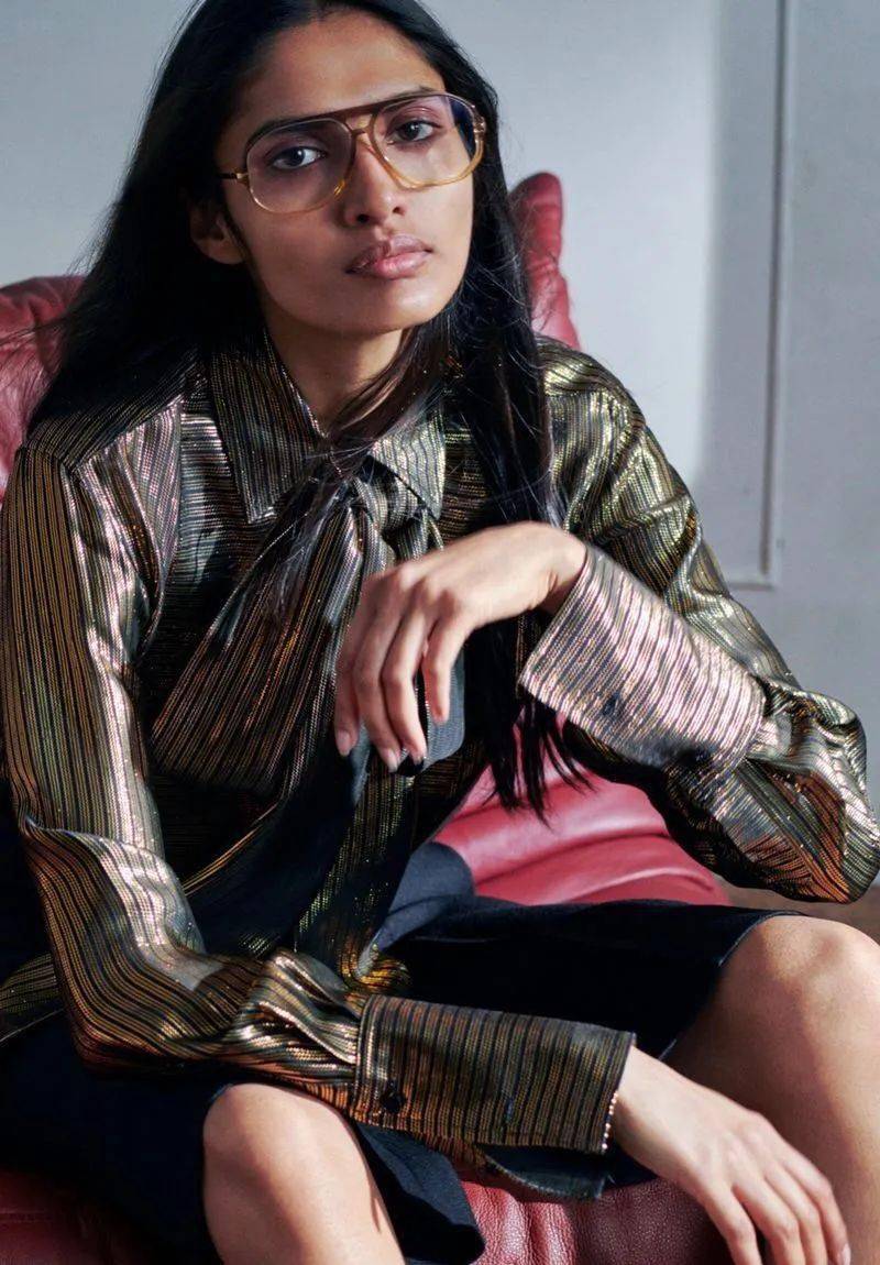 混合了些许中性味道的熟女形象,简洁的美式复古风情,色彩上的搭配十分