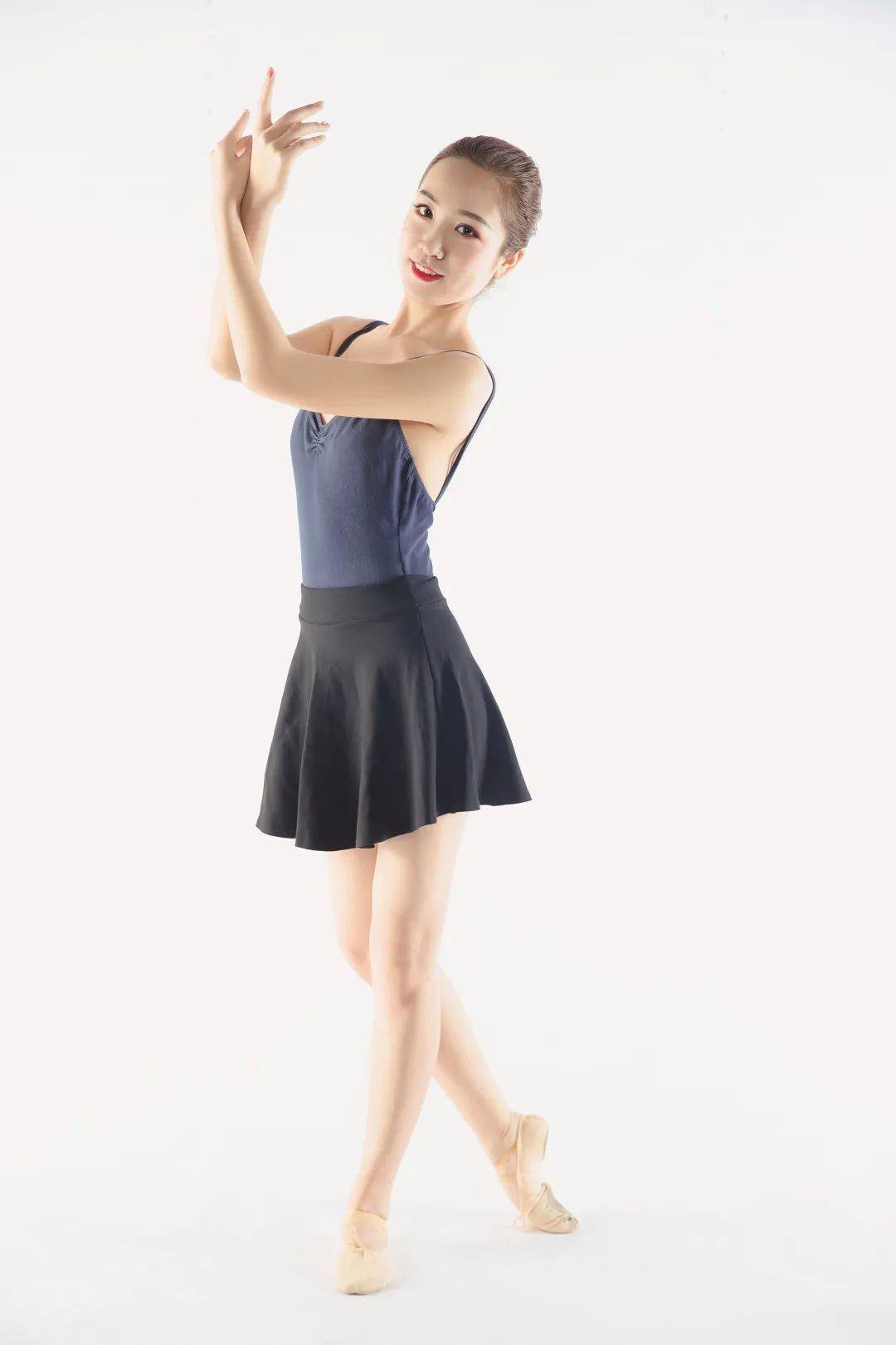 芭蕾舞|新学期即将开课——包头大剧院少儿芭蕾舞团新班招募ing_杨欣