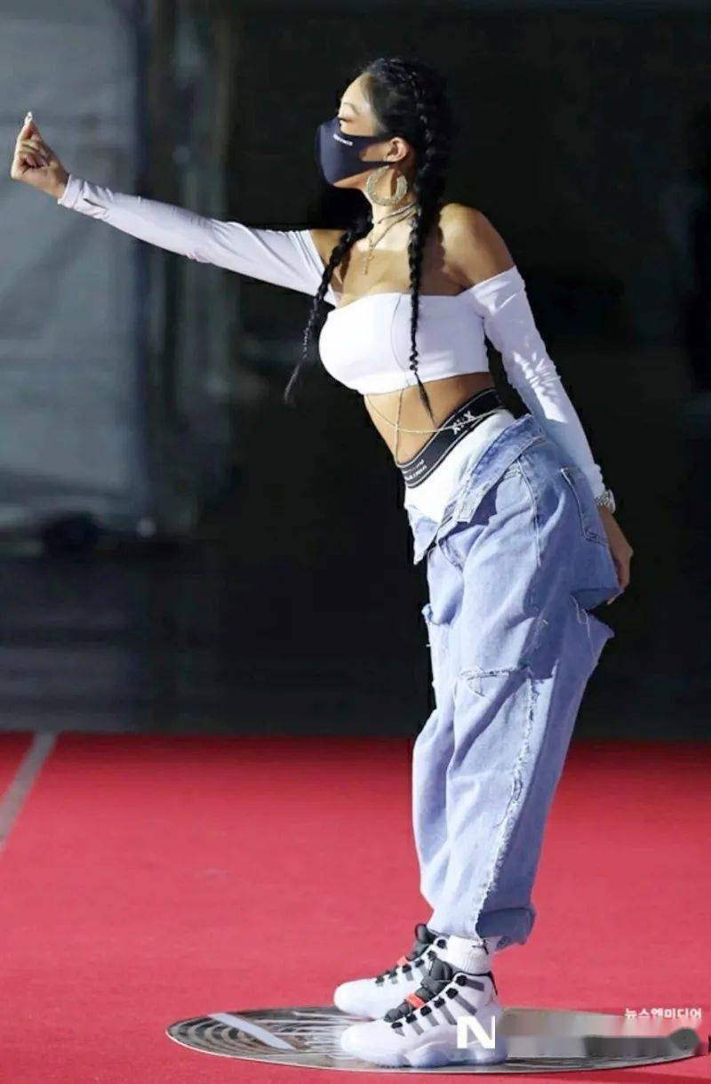 最后一双市价近四万!_jessi