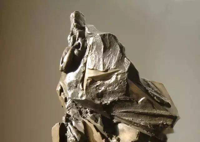 艺术家许正龙中国雕塑造像源于自然又高于自然