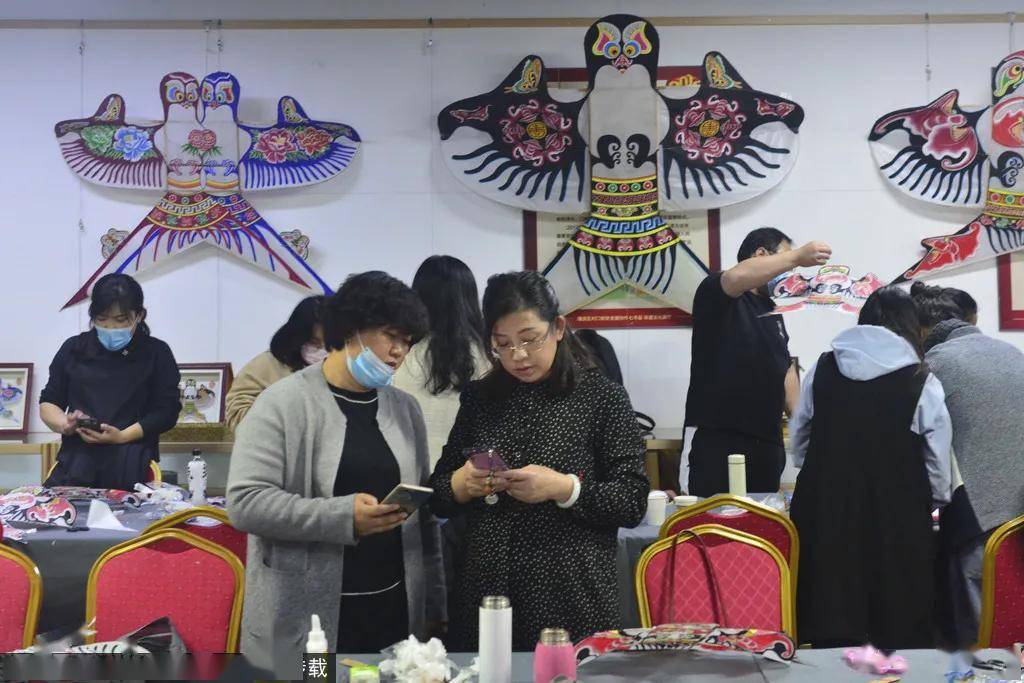 时称风筝为"纸鸢"曹氏风筝风筝文化春天一起做"追风筝的人"吧买风筝