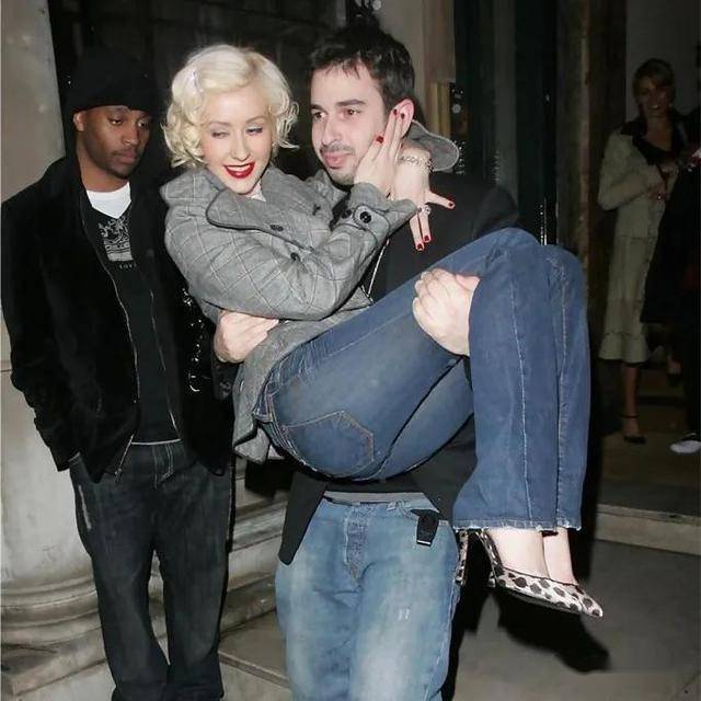 离婚律师,阅遍名流从恩爱到分手,看她办案真是霸气侧漏_劳拉·瓦瑟