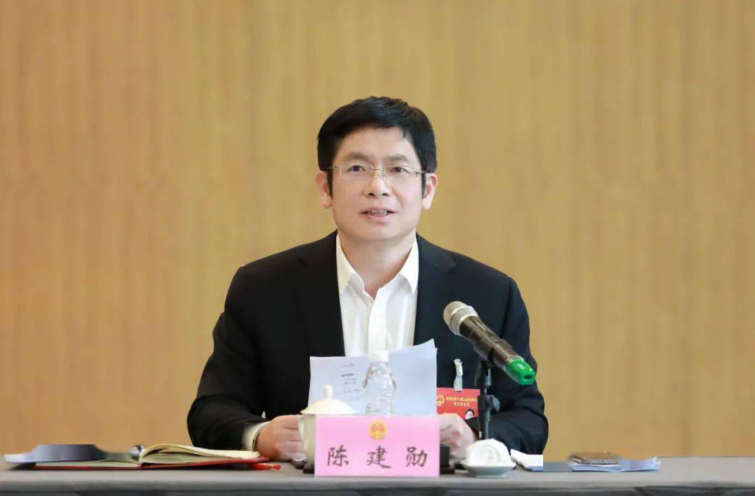 陈建勋在参加第三代表团审议时指出突出争先导向强化比拼意识为黄岩高