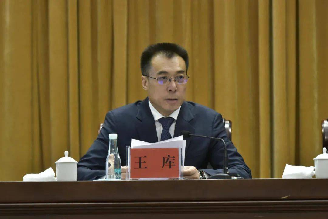 王库在全区营商环境建设优化升级誓师大会上强调: 坚持"一二三四"推进