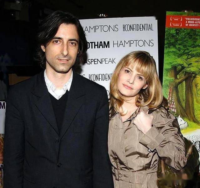 通告这么满,劳拉是不是成了一台工作机器?非也.