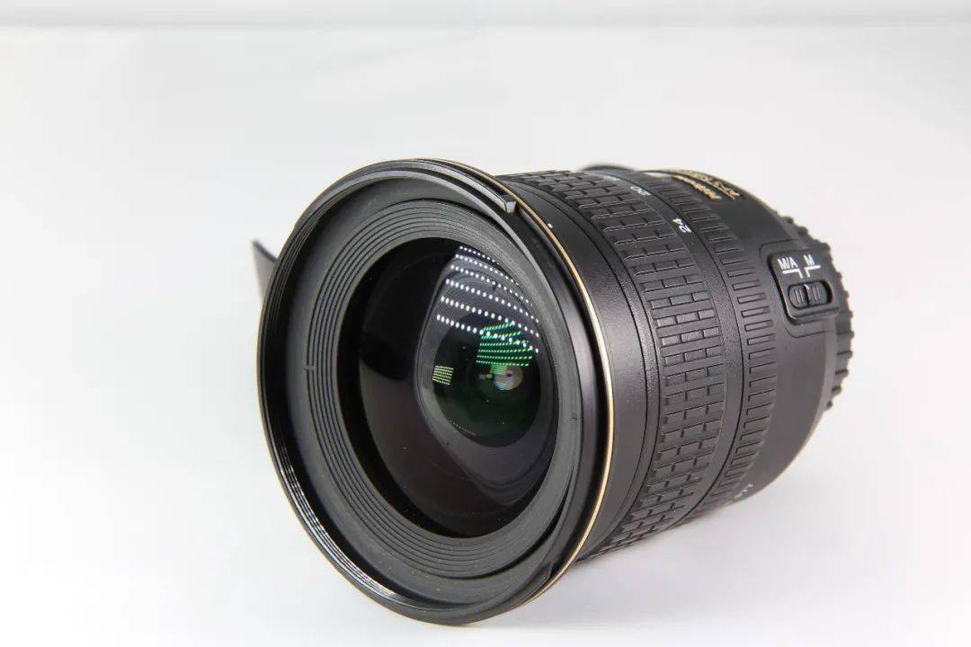 9.尼康 12-24f4 99新 23008.尼康 10-24 98新 28007.尼康 14-24/2.