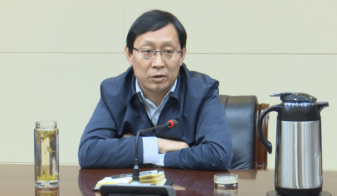 冯耀黎主持召开专题会议就森林草原防灭火工作进行安排部署