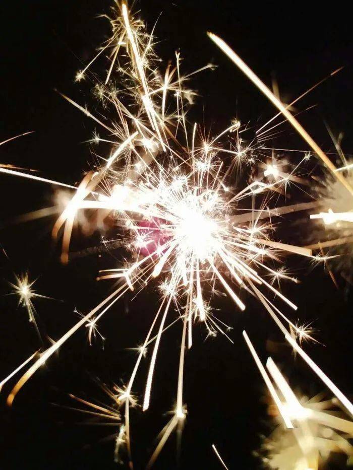 冷烟花虽美但小心有诈