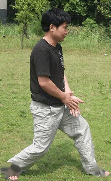 六合心意拳的鸡步桩训练