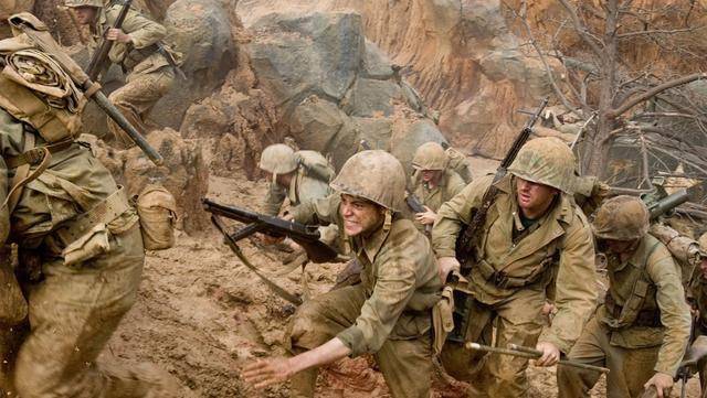 面对敌军的火炮袭击士兵真的可以乱跑吗别被美剧给洗脑了