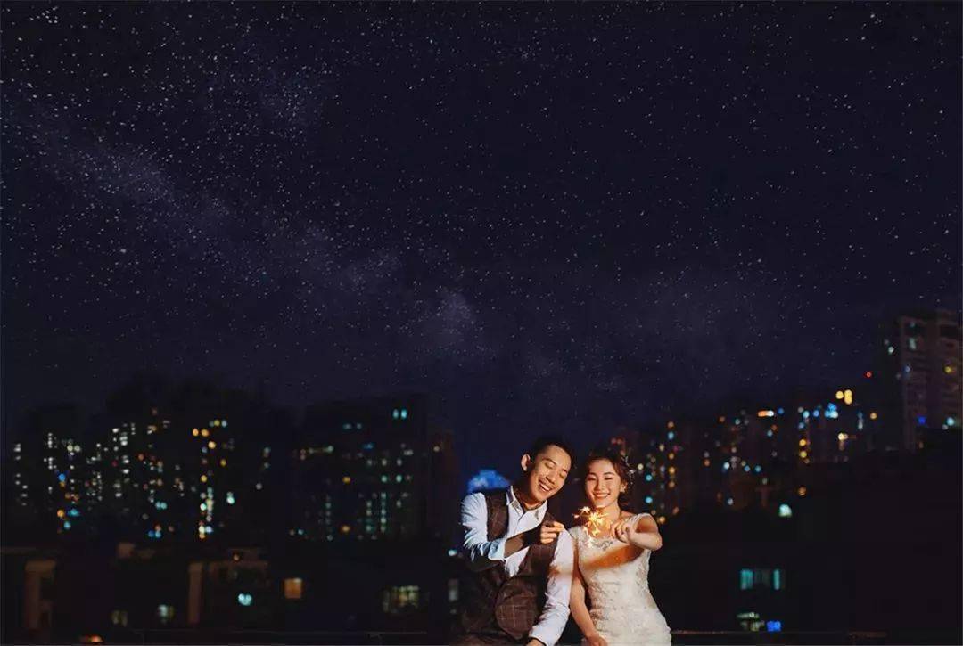 婚纱照夜景烟花_烟花夜景图片(2)