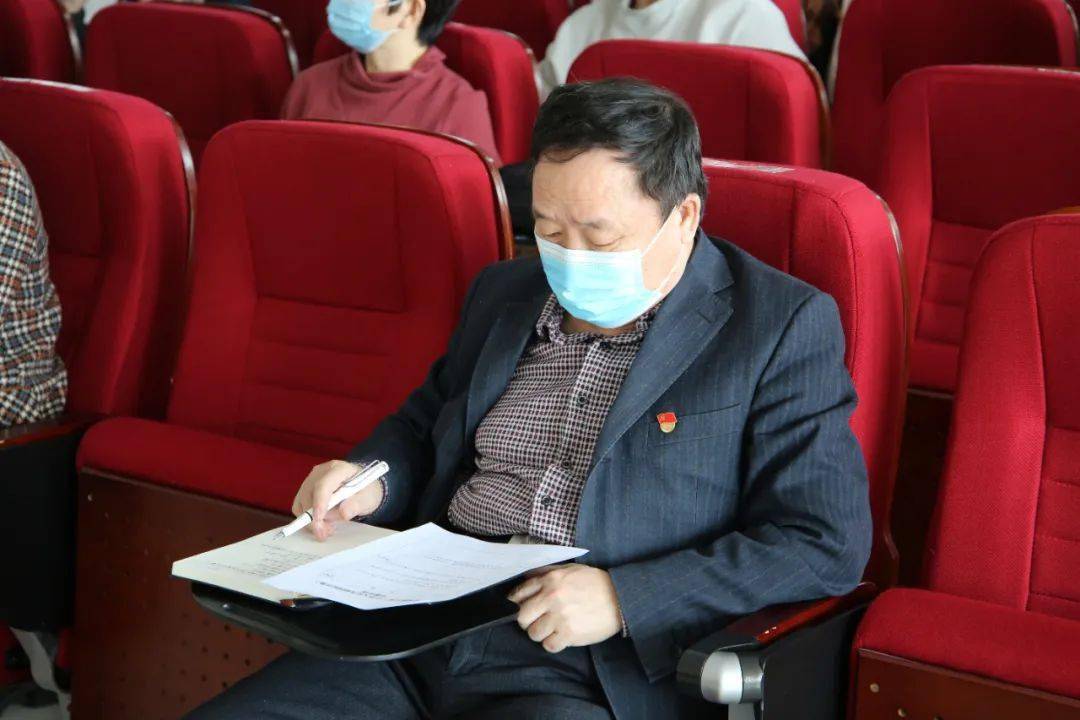 法治大培训 | 北屯高级中学:开展专题讲座 共同学习民法典
