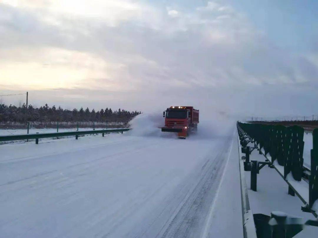 g1013海张高速锡盟段解除临时交通管制,所有车辆可以正常驶入