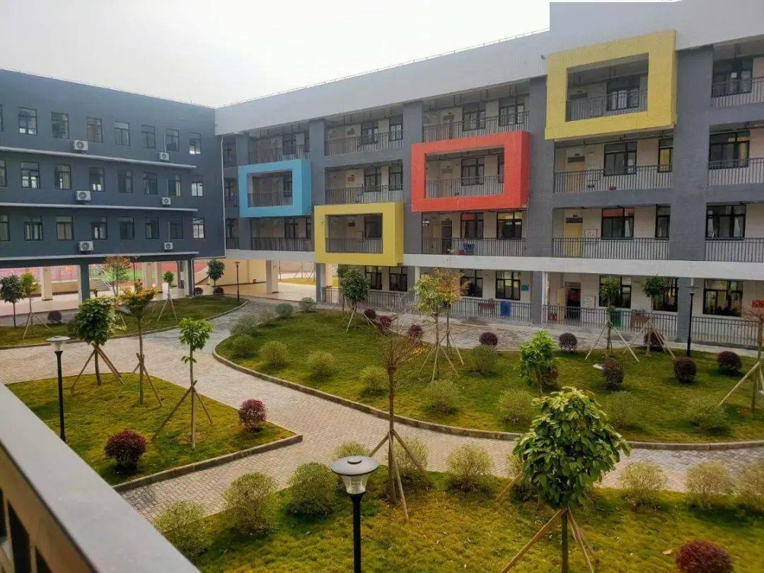 梧州工厂路小学首个分校区今天正式开学这也太美了吧