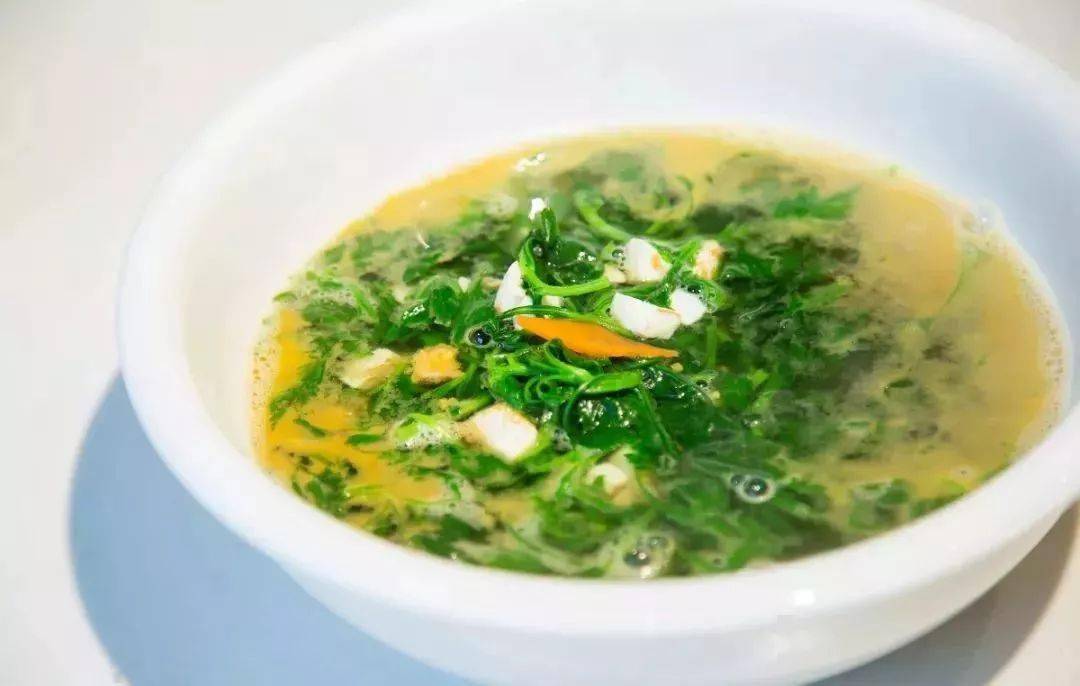 南京人视为宝的"三草"是菊花脑,木杞头,马兰头,这三种野蔬自称一菜,也