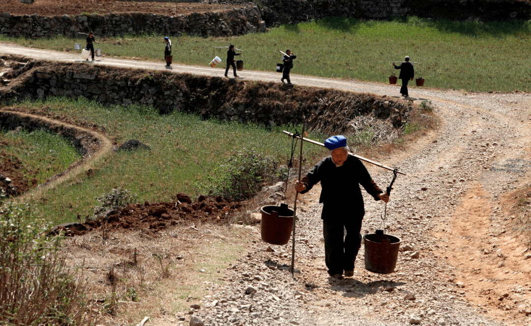 农村饮水安全保障直接关系着广大农村居民的身心健康和生存尊严,在