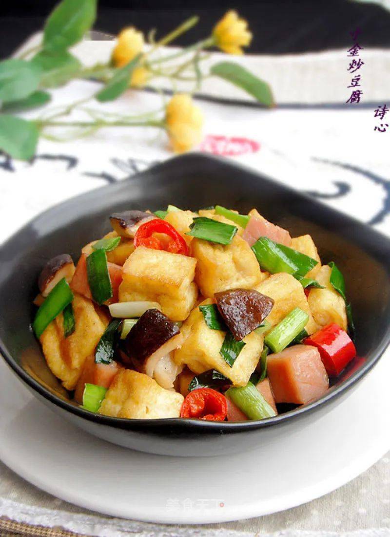 【快乐厨房】富有春天气息的简易小炒-----家常炒豆腐
