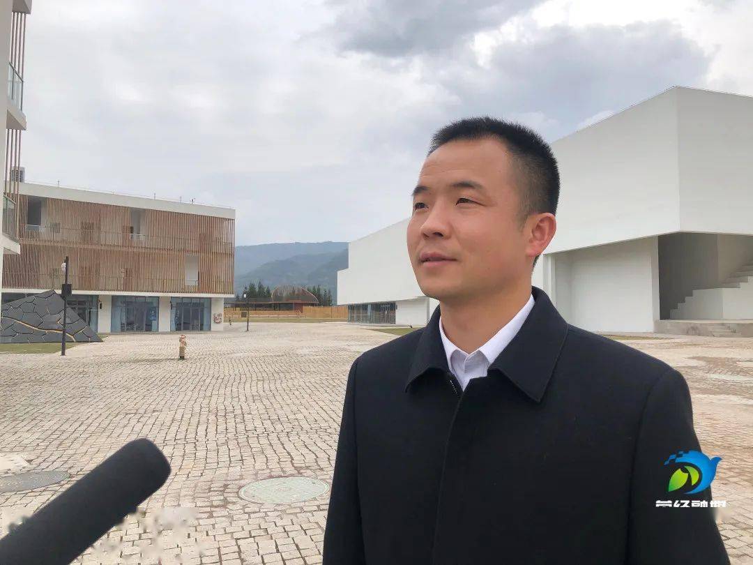 聚焦三会参政议政履职能建言献策谋发展县政协委员开展分组讨论