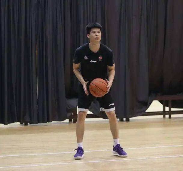 福建豹发力"00后"小将方渭博:全力以赴,争取上场比赛